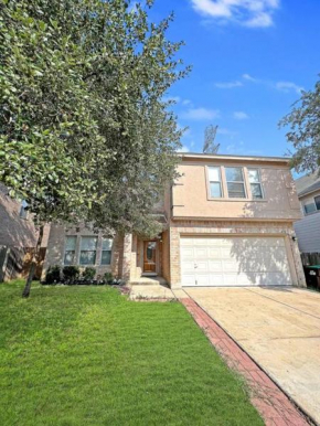 4 BDR home near Lackland AFB/SeaWorld/Pool Table